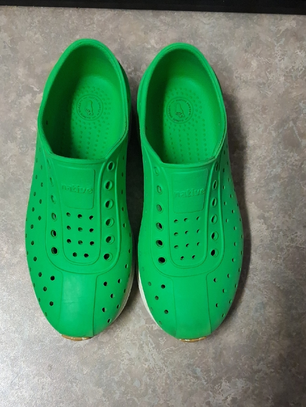 Native Green Slip-On Casual Shoes Size J1 in green